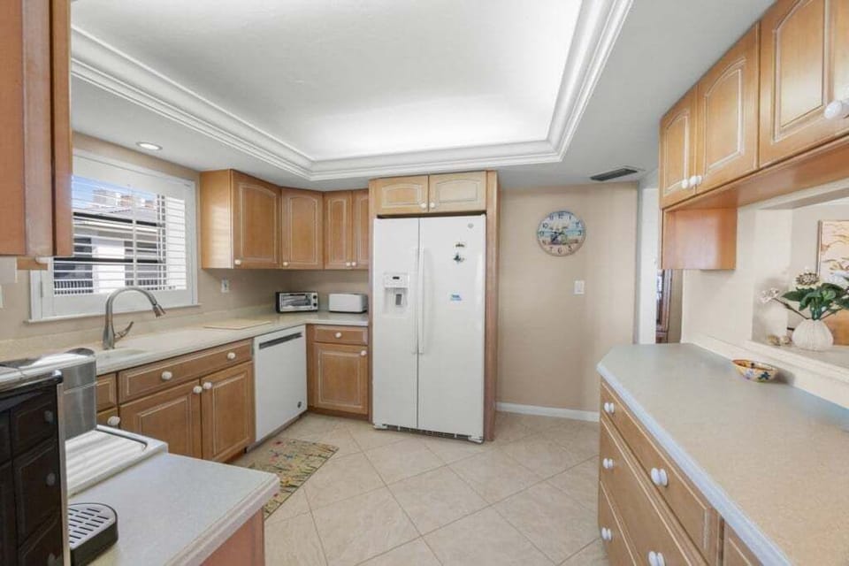 Condo, 3 Bedrooms | Private kitchen