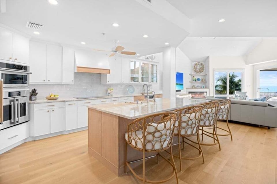 House, 4 Bedrooms | Private kitchen
