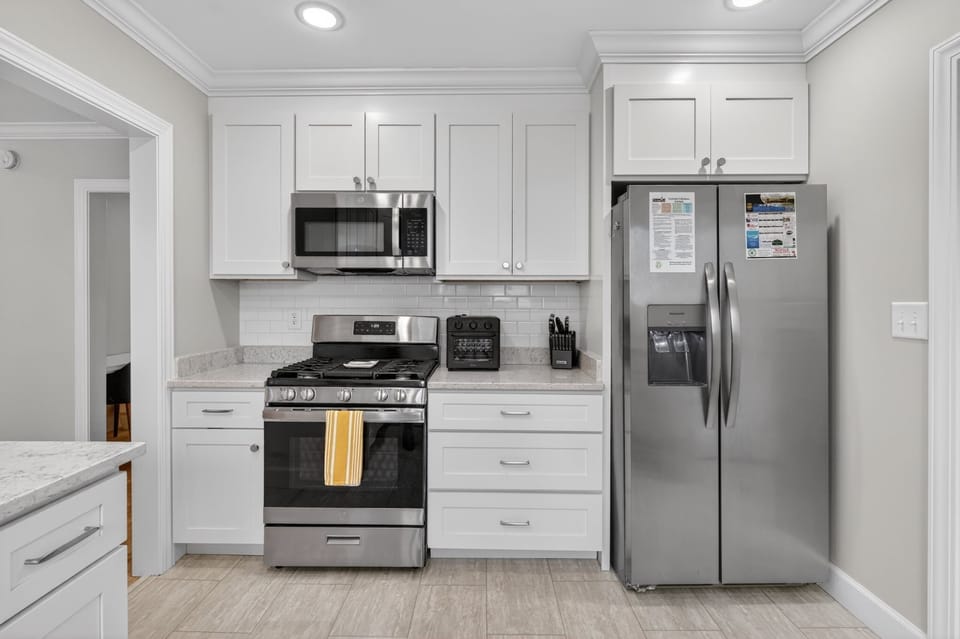 House, 3 Bedrooms | Private kitchen | Coffee/tea maker, fridge, oven, toaster