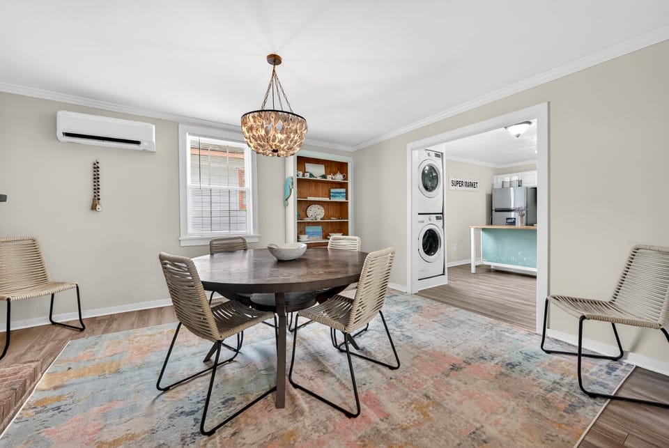 House, 2 Bedrooms | Dining