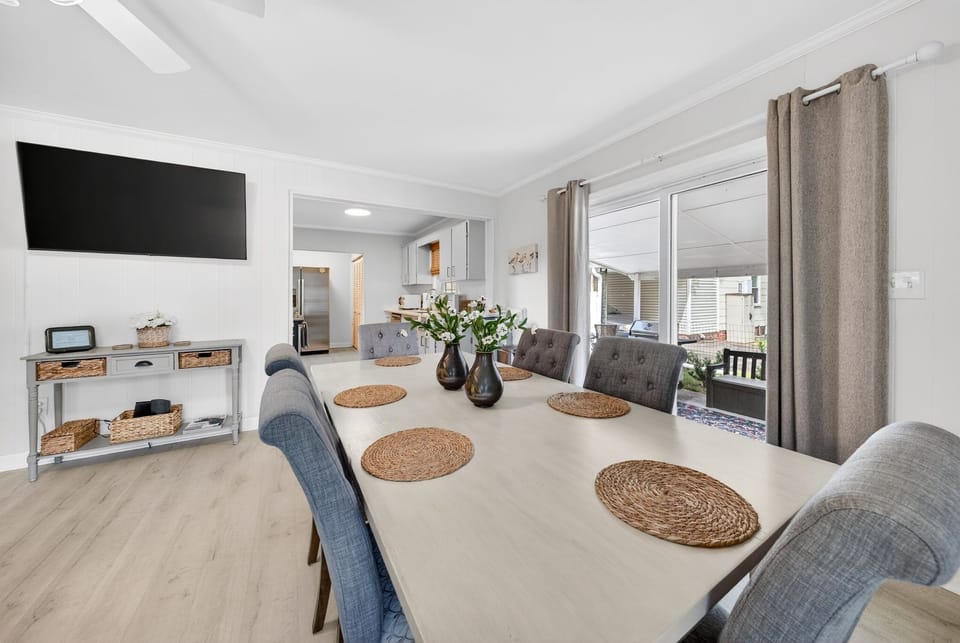 House, 3 Bedrooms | Dining