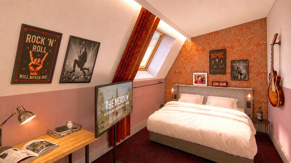 Comfort Double Room, City View | Hypo-allergenic bedding available, in-room safe, blackout drapes