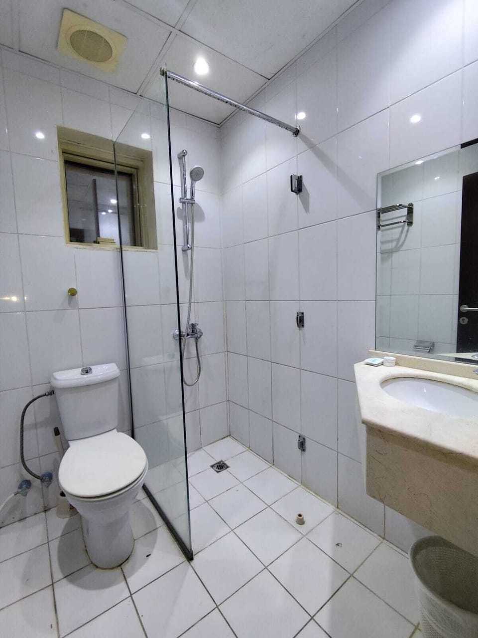 Shower, free toiletries, towels, soap