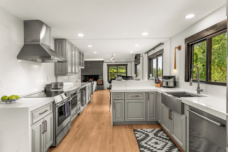 Kitchen 1: Bosch appliances, Keurig, air fryer, Crockpot, blender, tableware, main floor