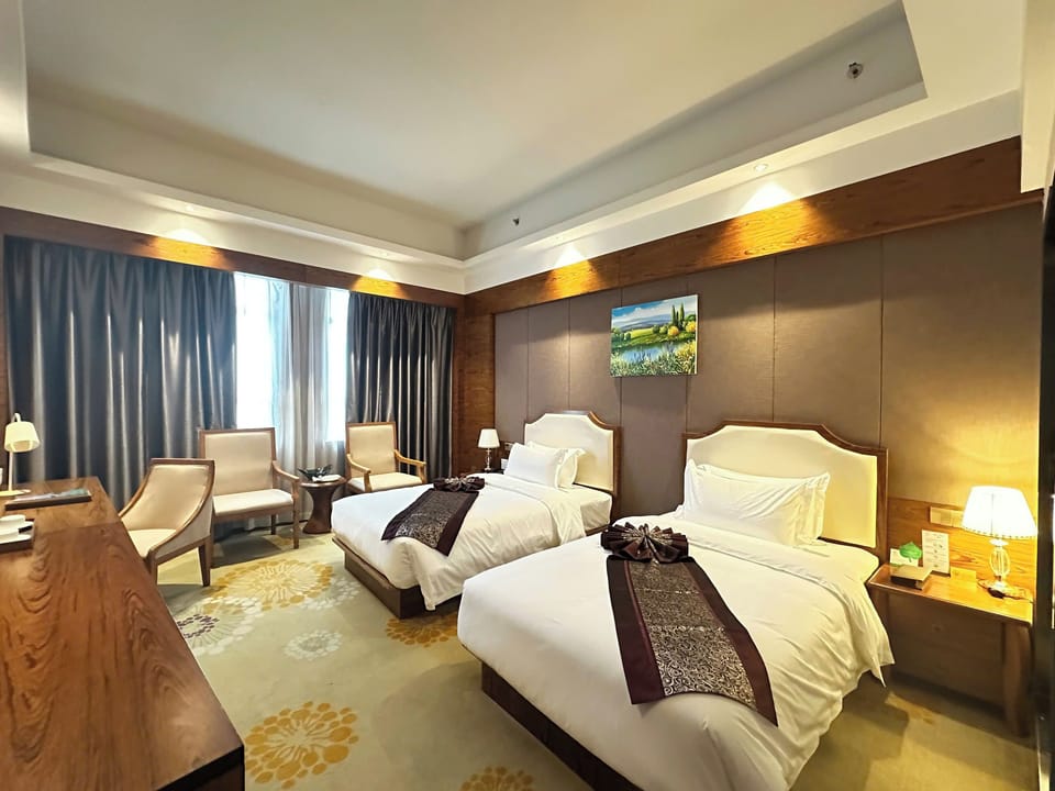 Standard Double Room | In-room safe, desk, iron/ironing board (on request), WiFi (free)