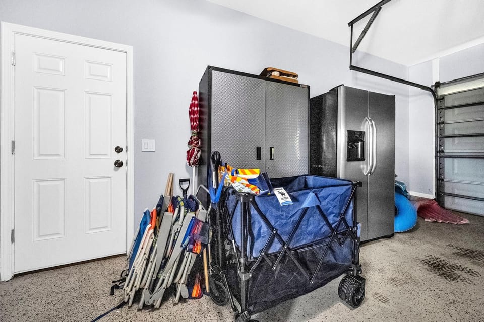 House, Multiple Beds (Shaker of Salt) | Interior