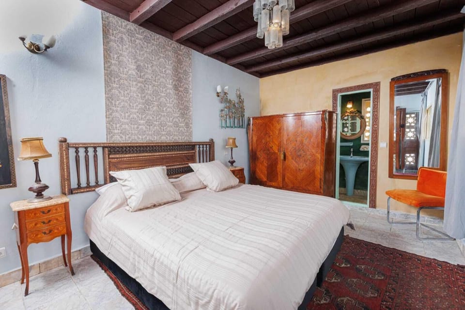 Deluxe Double Room, Balcony, Courtyard View | In-room safe, soundproofing, iron/ironing board, WiFi (free)