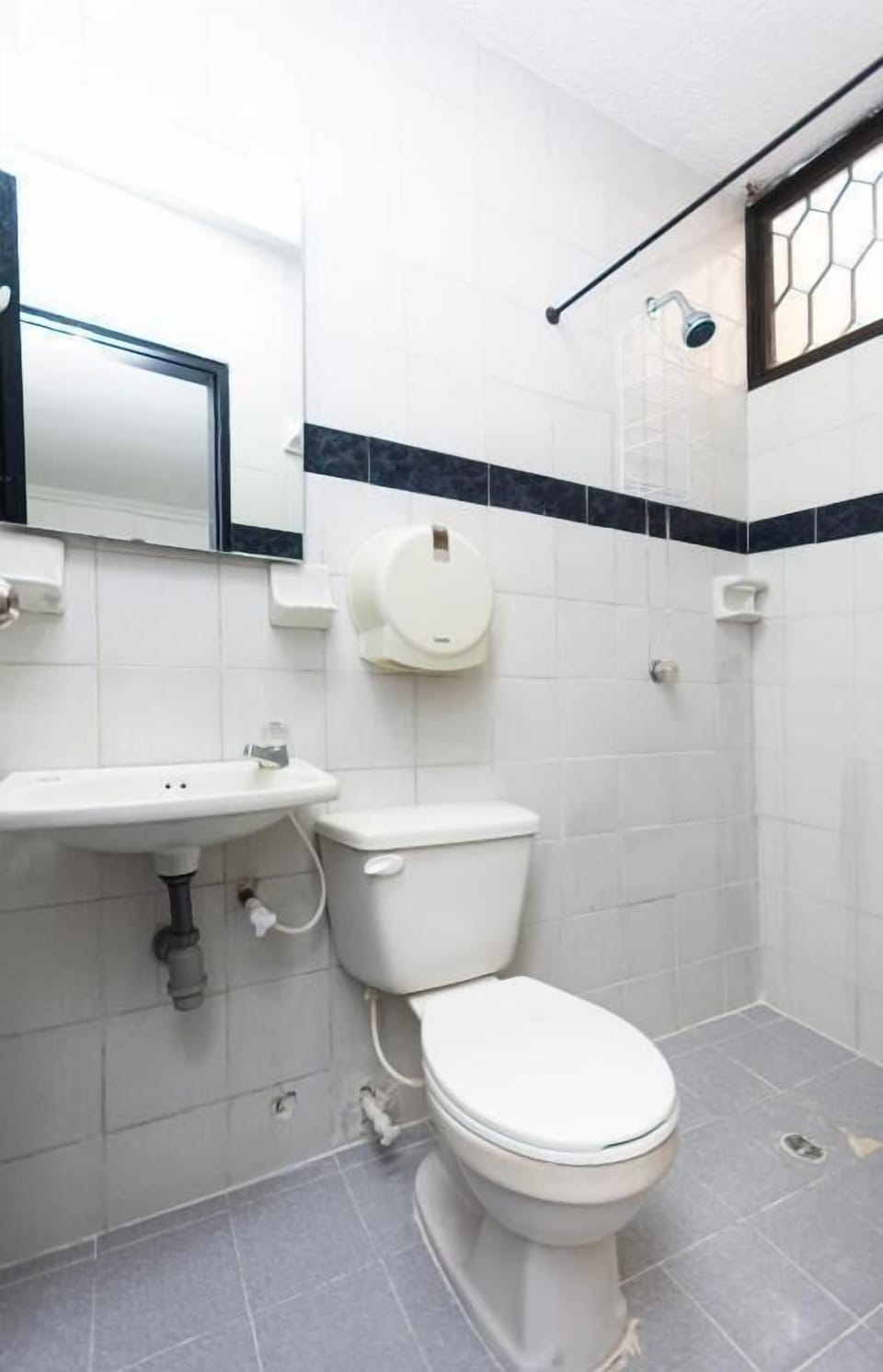 Family Room | Bathroom