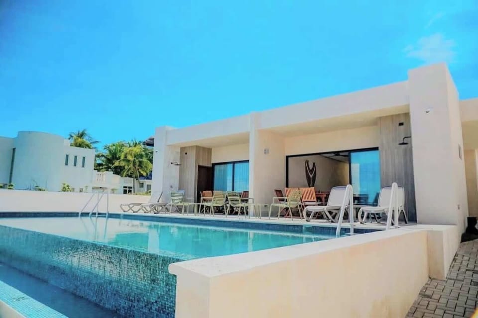 Shared swimming pool and sun deck