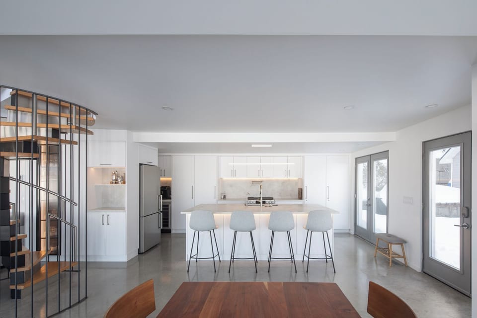 High end fully equipped Chef's kitchen.