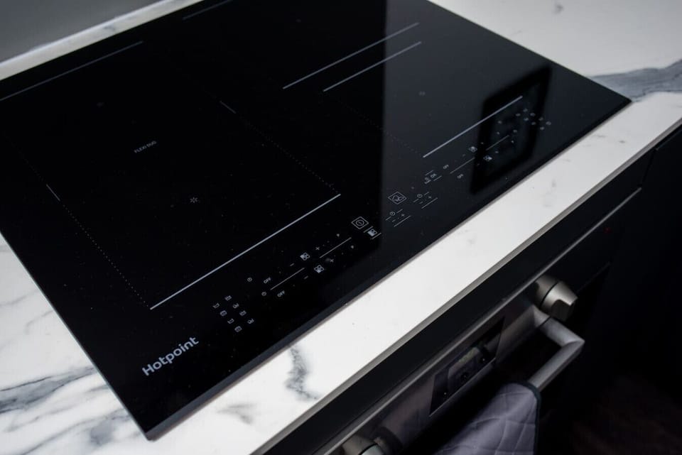 A modern and practical kitchen perfect for self-catering.