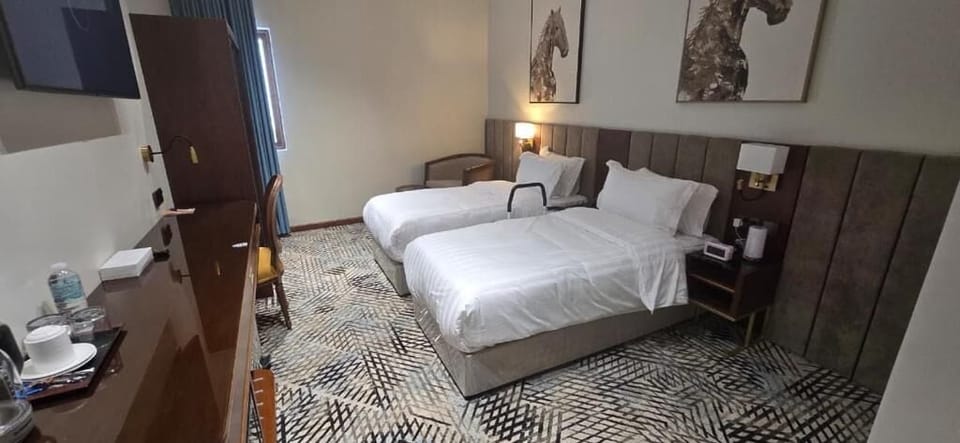 Deluxe Double Room, City View | In-room safe, soundproofing, iron/ironing board, WiFi (free)