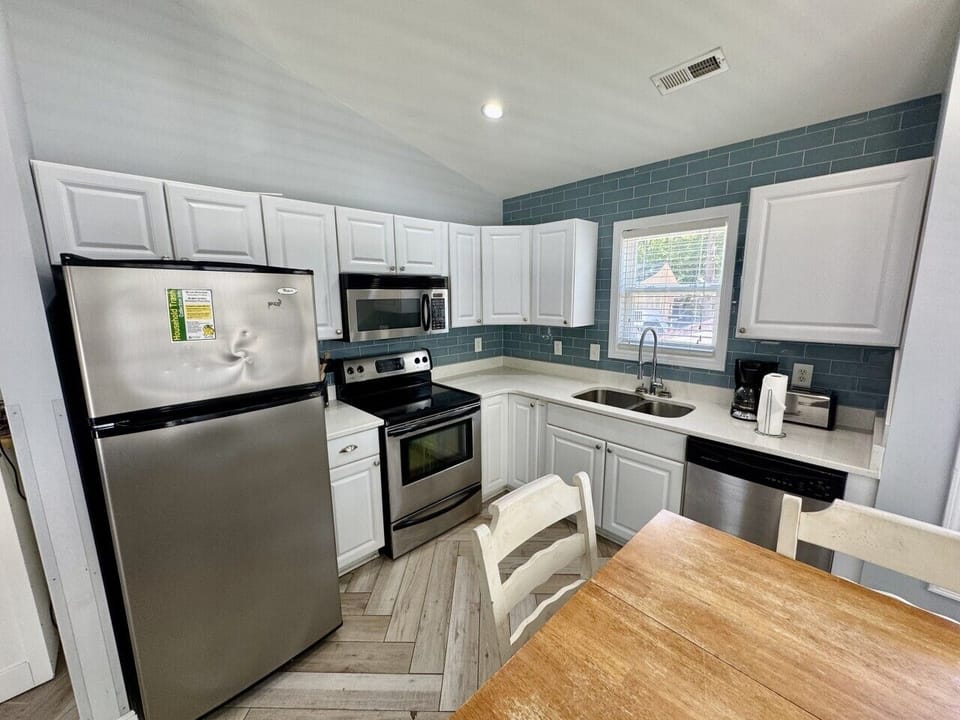 ocean-lakes-airbnb-3-bedroom-2-bath-free-golf-cart-water-park