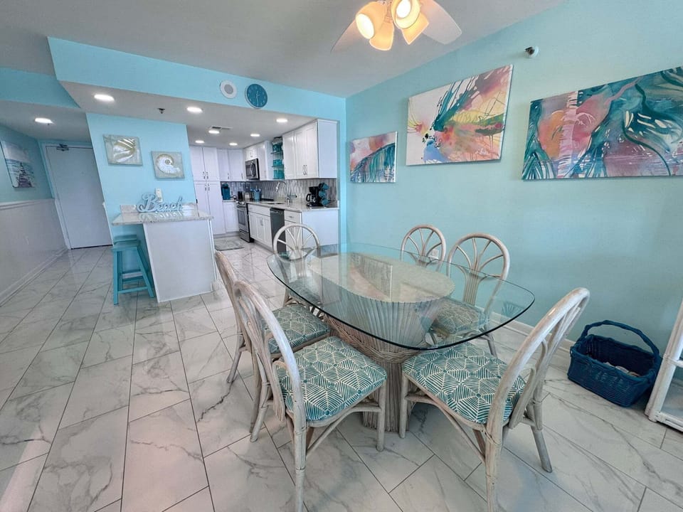 House, Multiple Beds (Summerchase 602) | Dining