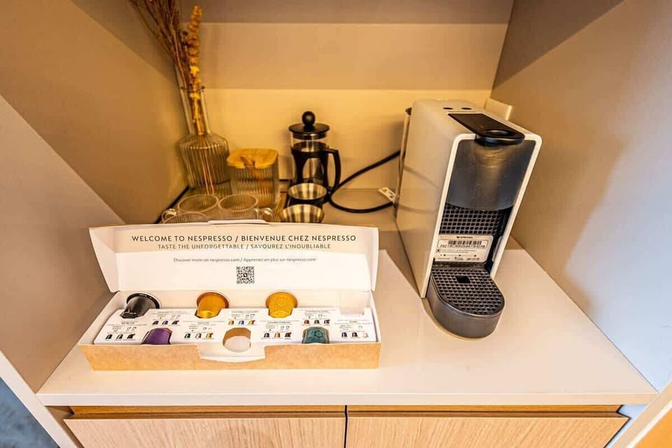 Deluxe Studio Suite, City View | Coffee and/or coffee maker