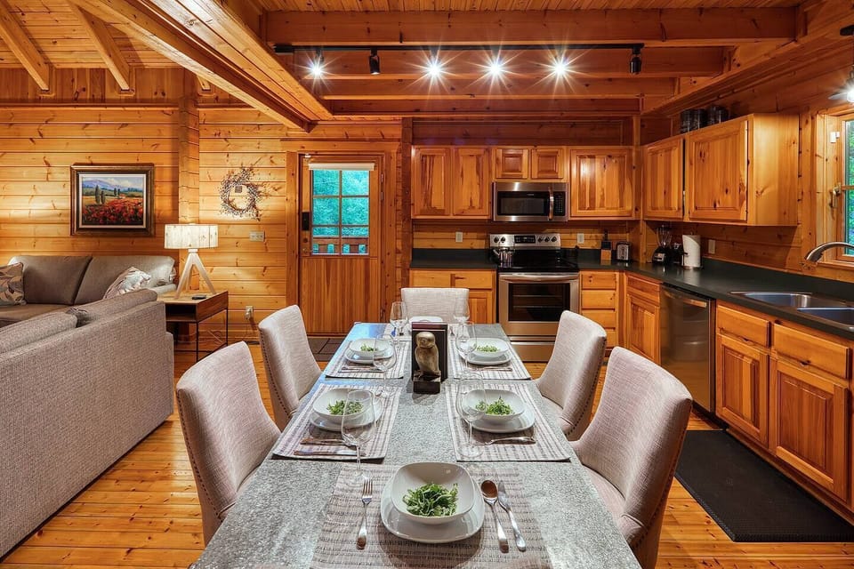 Kitchen - Stylish dining table that seats six, Fully Equipped with stainless steel appliances