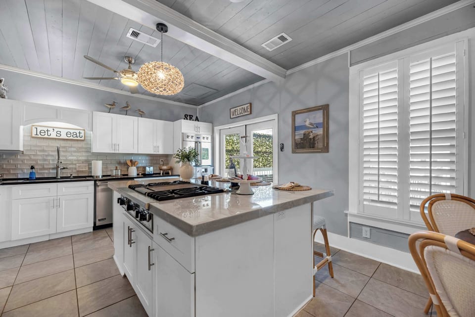 From breakfast spreads to late-night treats, this kitchen is the heart of every delicious vacation memory. Just add your favorite ingredients and your favorite people!