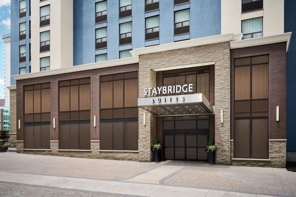 Welcome in style! Enjoy a contemporary entrance surrounded by sophistication and accessibility.