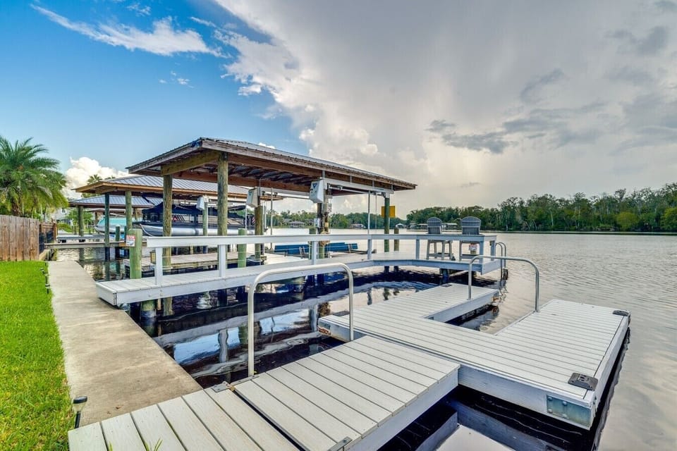 Deck | Boat Lift | Waterfront Dockage & Canal Access