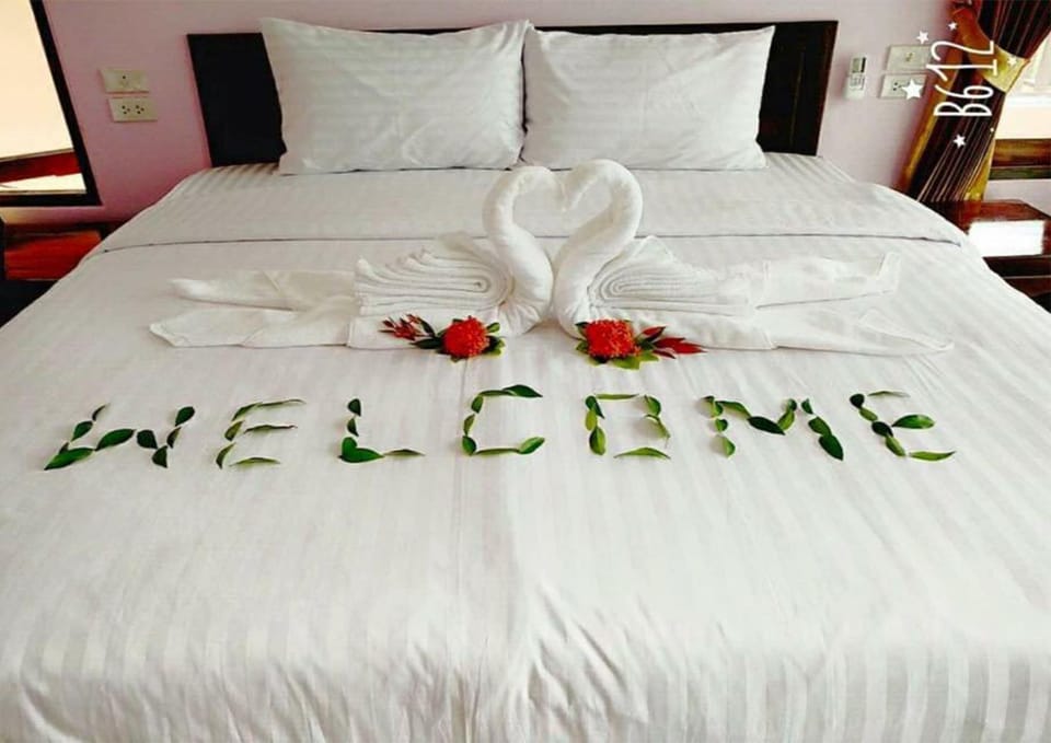 In-room safe, desk, rollaway beds (surcharge), WiFi (free)