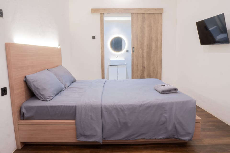 Deluxe Room | Desk, free WiFi, bed sheets