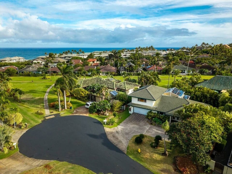 Birdseye view front of house