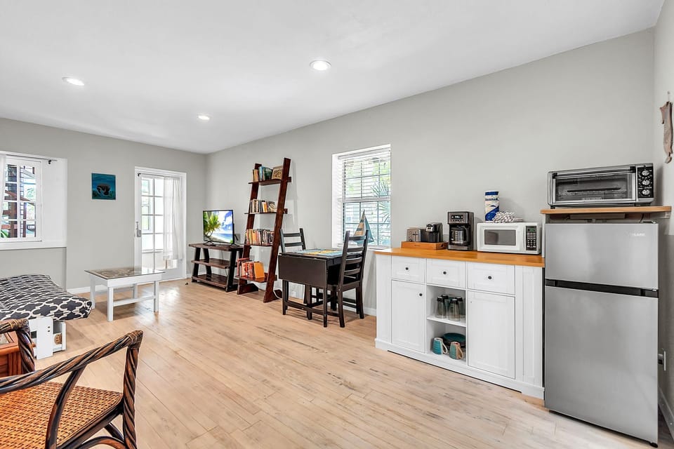 Condo, Multiple Beds (Caddy's Cottage #1) | Interior