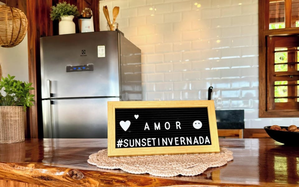 Sunset Invernada com Jacuzzi | Private kitchen | Cookware/dishes/utensils, dining table