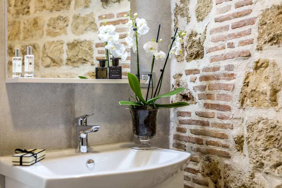 Superior Double Room | In-room safe, soundproofing, free WiFi, bed sheets