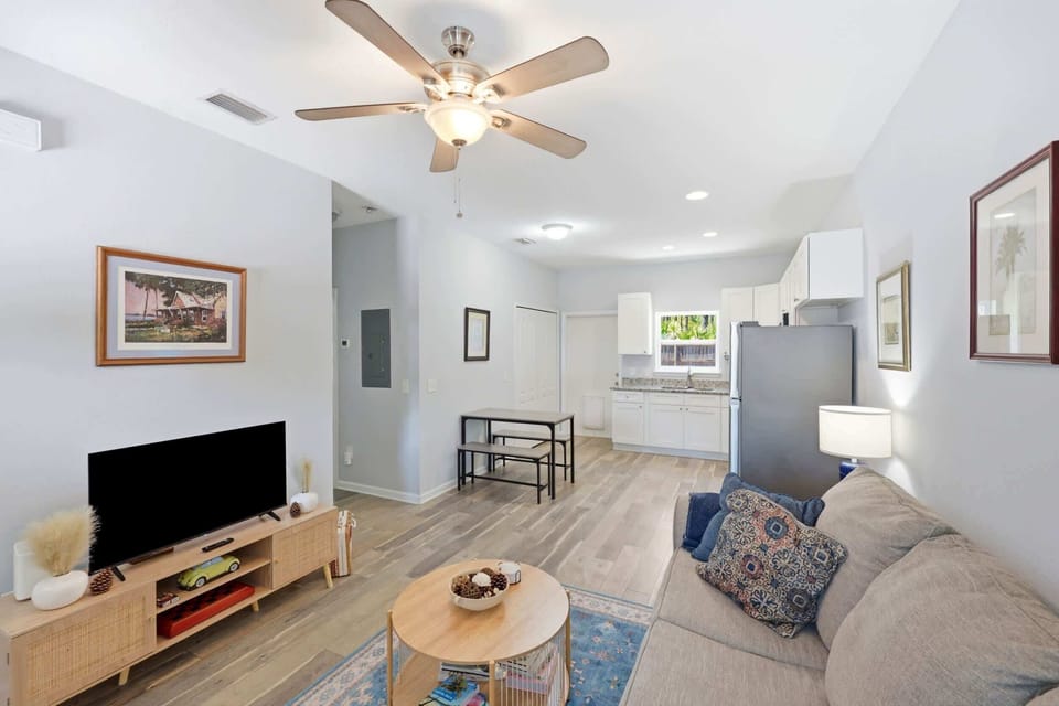 House, Multiple Beds, Kitchen, Garden View (Among the Palms Cottage) | Living area