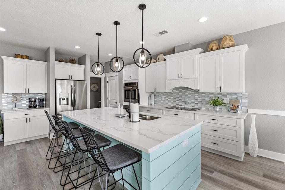 House, Multiple Beds, Patio, Pool View (Insta-Ahhh) | Private kitchen