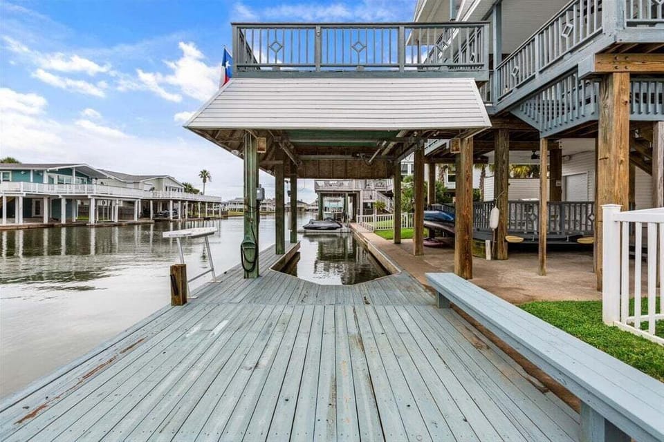 House, Multiple Beds, Pool Access, Pool View (Bay Dayz) | Water view