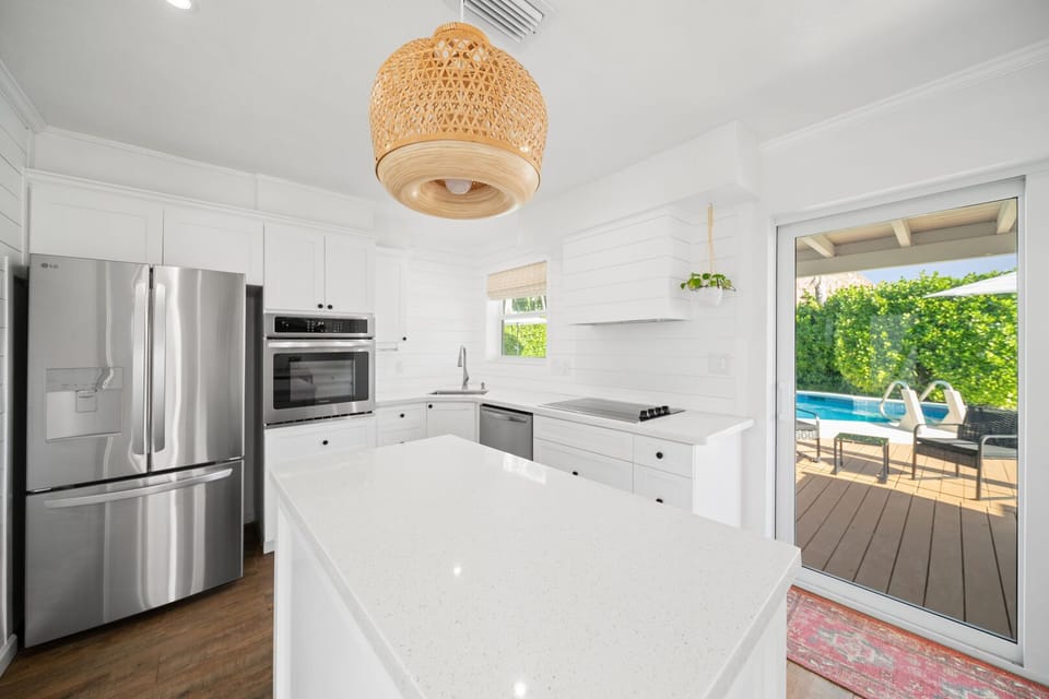 Recently renovated, fully stocked kitchen