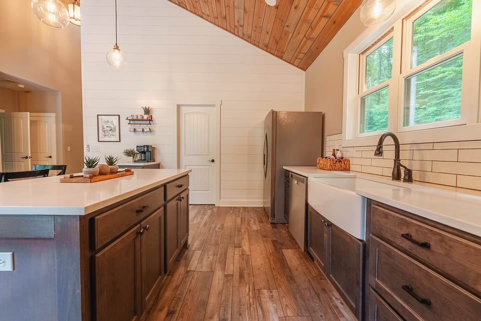 Main Floor - Kitchen