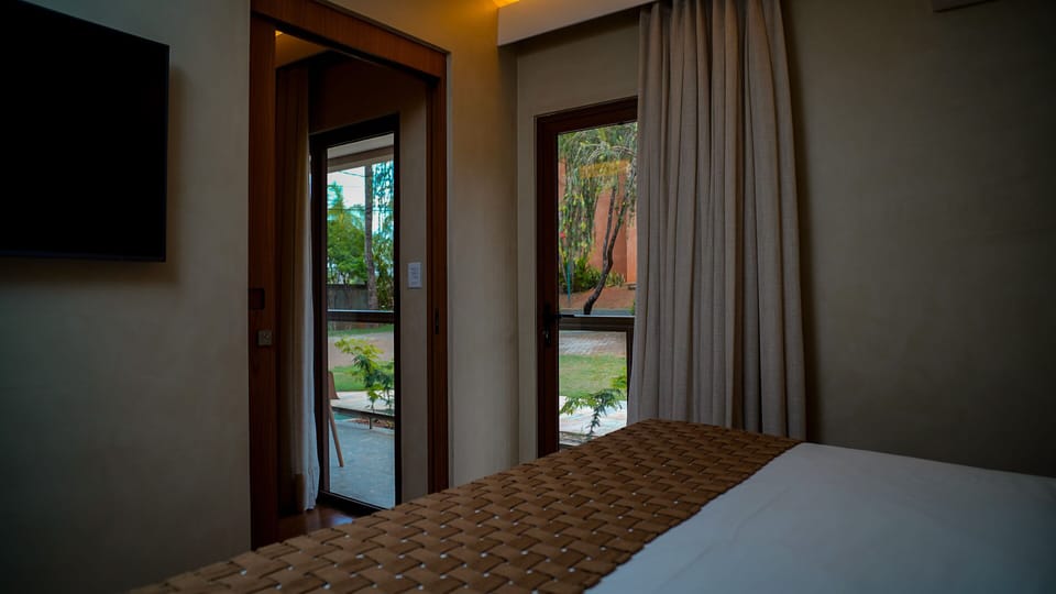 Premium bedding, minibar, in-room safe, laptop workspace