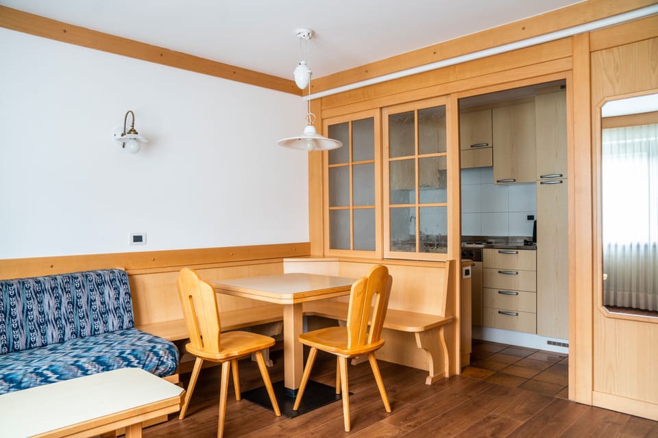 Fridge, stovetop, electric kettle, cookware/dishes/utensils