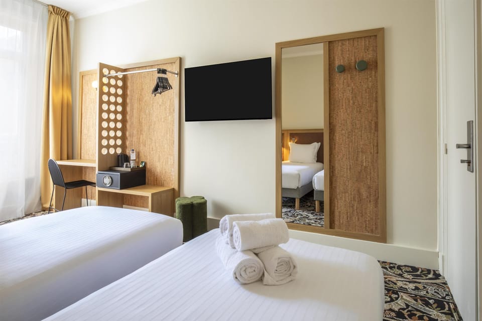 Superior Room, 2 Twin Beds, Non Smoking | Premium bedding, in-room safe, desk, laptop workspace