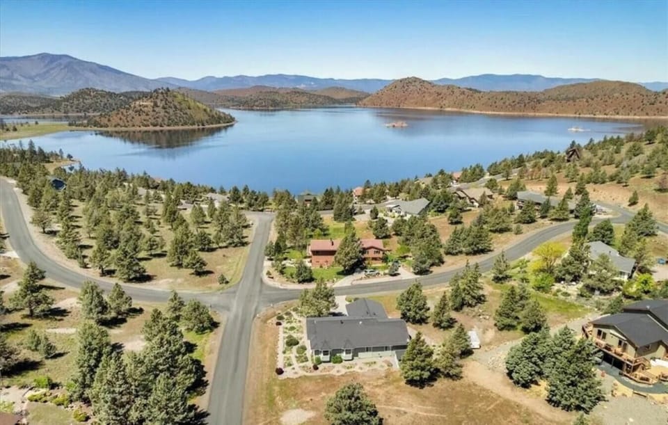 Aerial View of Lake Shastina & Neighborhood
