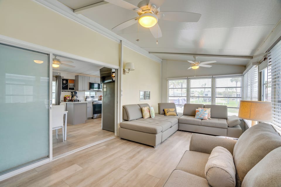 Living Room | Full Sleeper Sofa