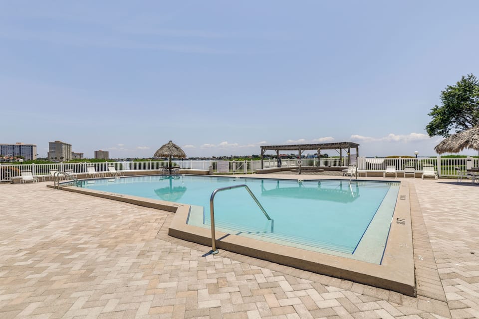 Palma Del Mar | Community Pool