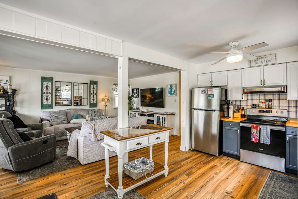 Kitchen | Living Area