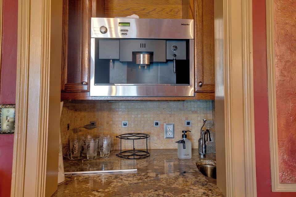 Espresso Machine | Main Level