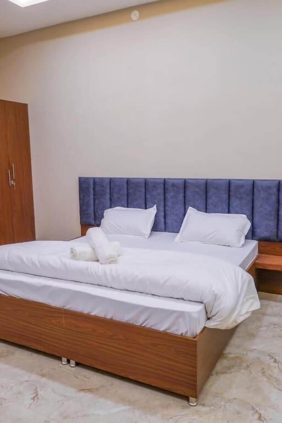 Double Room | Desk, laptop workspace, soundproofing, WiFi (free)