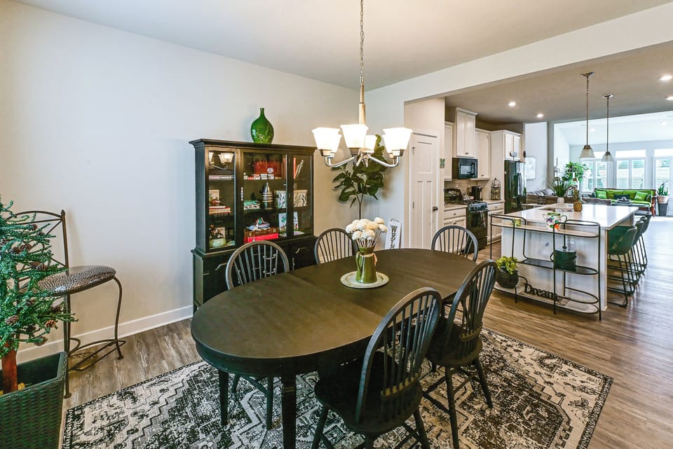 Kitchen | Dining Area