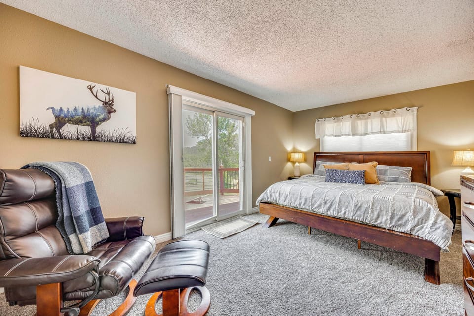 Bedroom 2 | King Bed | 2nd Floor