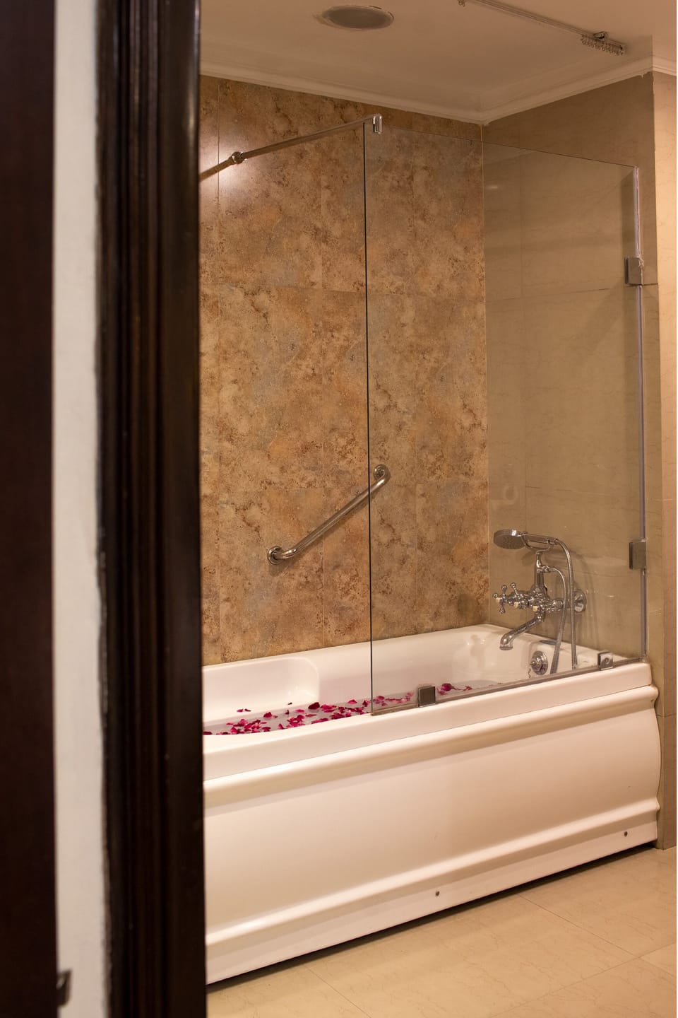 Royal Suite, Mountain View | Bathroom | Shower, slippers, towels, soap