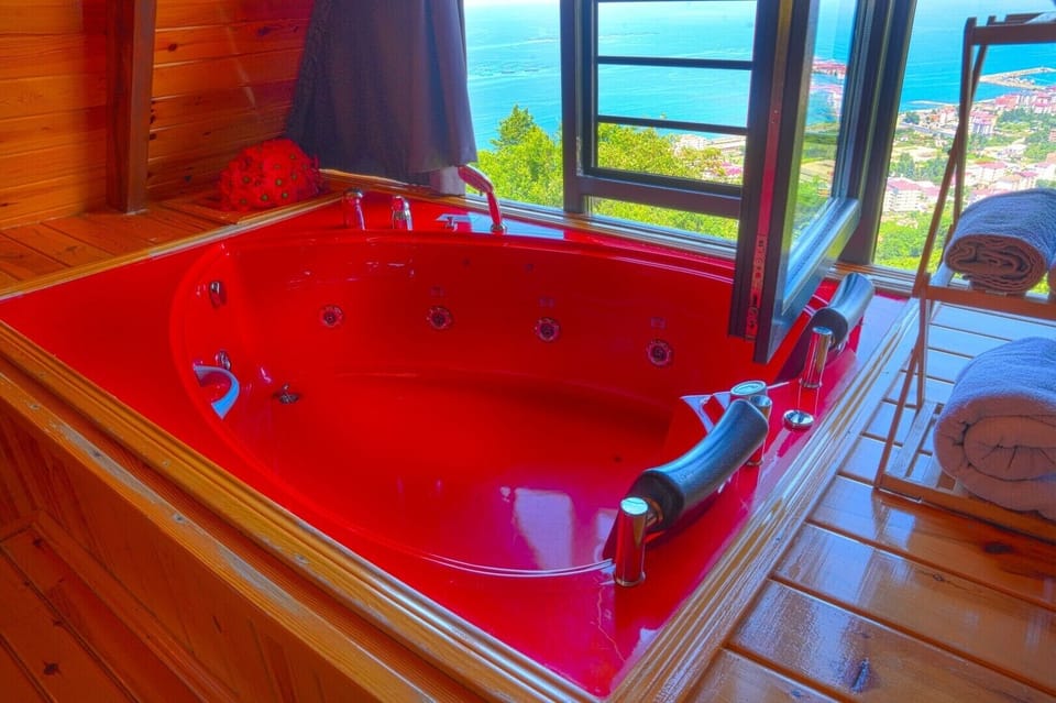 Jetted tub