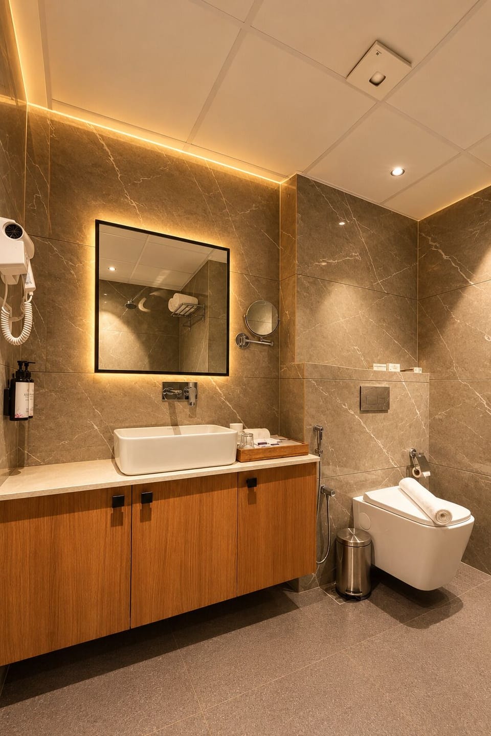 Superior Room | Bathroom | Towels, soap, shampoo, toilet paper