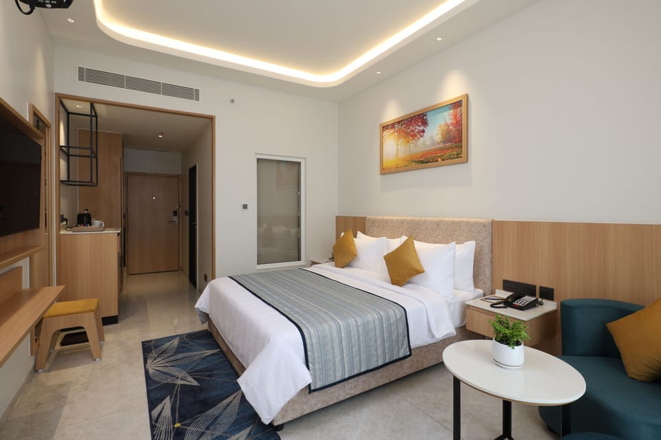 Executive Double Room, City View | Egyptian cotton sheets, premium bedding, in-room safe, desk