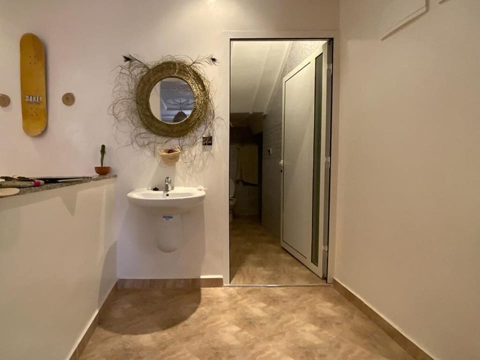 Basic Double Room | Bathroom | Shower, towels, toilet paper